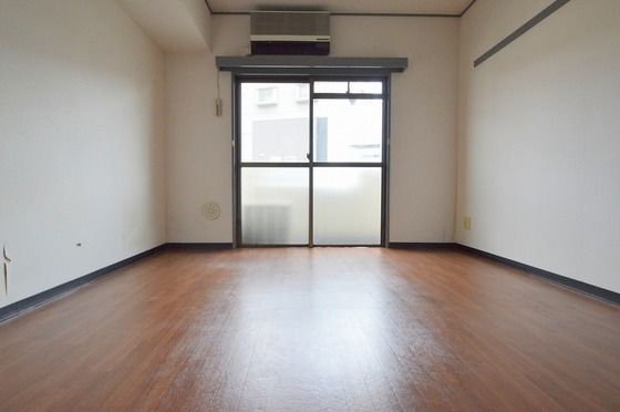 �y�����E���r���O�z�@