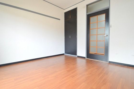 �y�����E���r���O�z�@