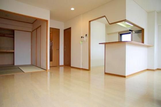 �y�����E���r���O�z�@