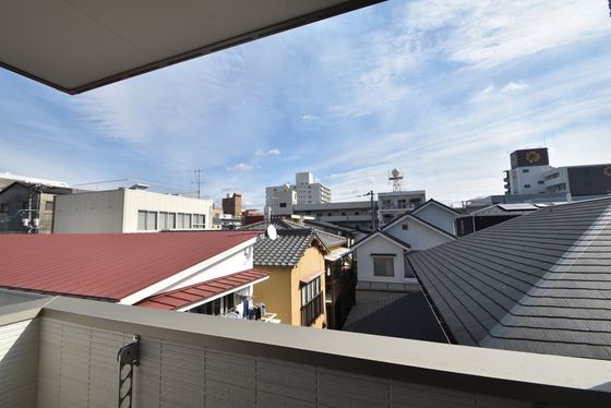 �y���]�z�@