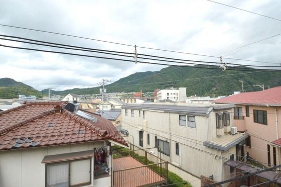 �y���]�z�@