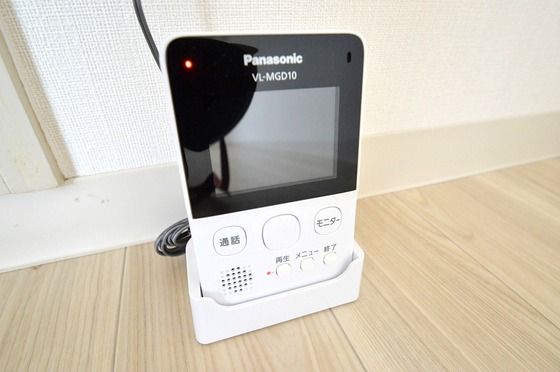 �y�Z�L�����e�B�z�@