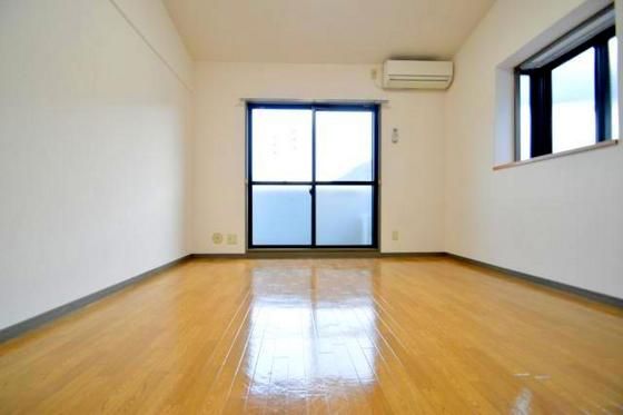 �y�����E���r���O�z�@