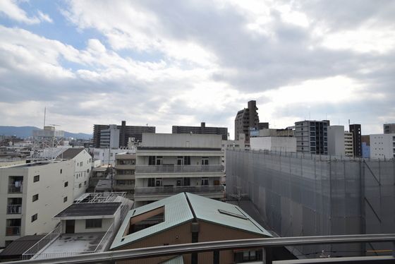 �y���]�z�@