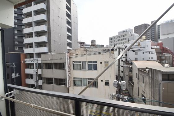 �y���]�z�@