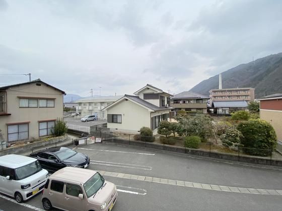 �y���]�z�@