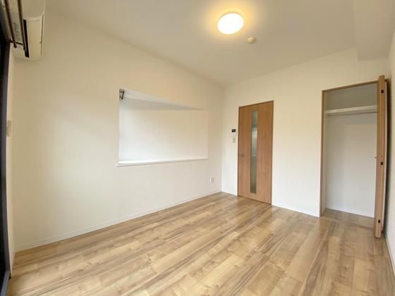 �y�����E���r���O�z�@