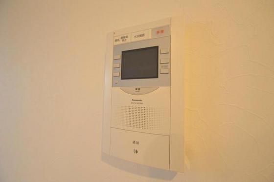 �y�Z�L�����e�B�z�@