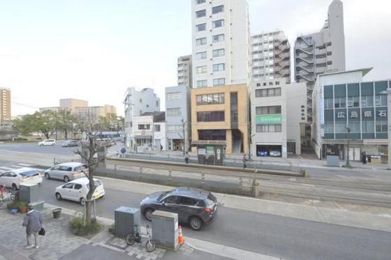 �y���]�z�@