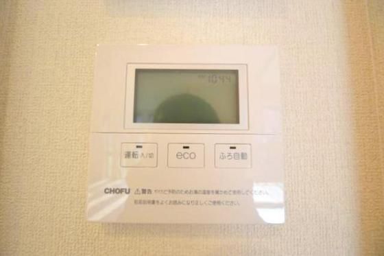 �y�Z�L�����e�B�z�@