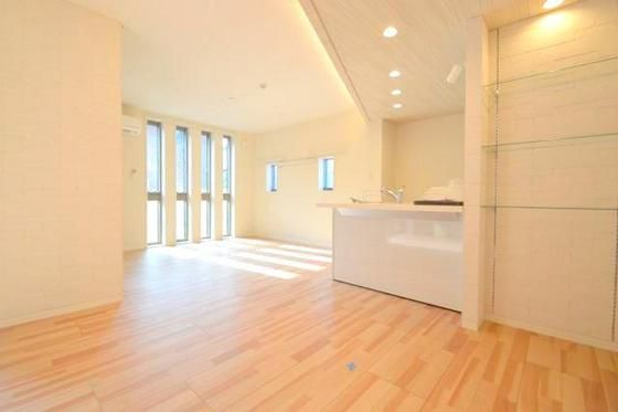 �y�����E���r���O�z�@