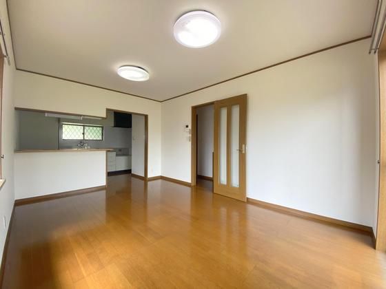 �y�����E���r���O�z�@