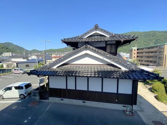 �y���]�z�@