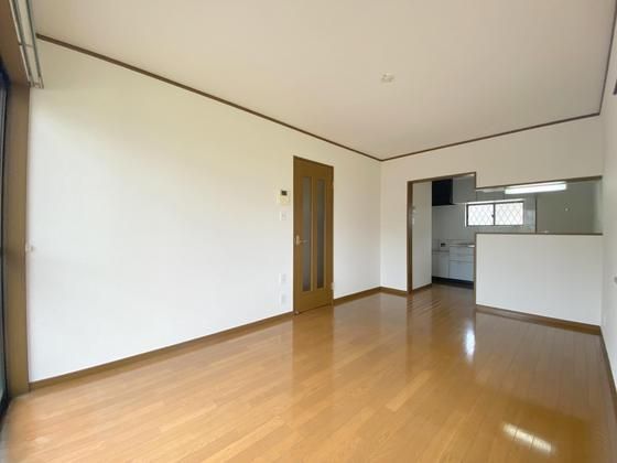 �y�����E���r���O�z�@