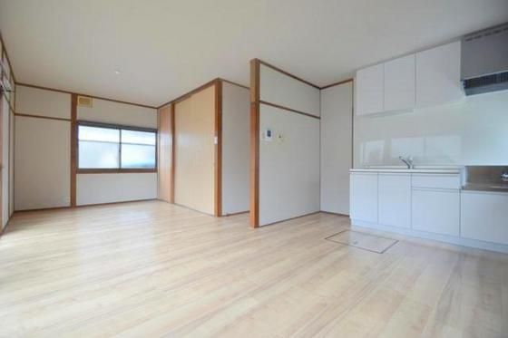 �y�����E���r���O�z�@