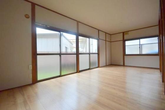 �y�����E���r���O�z�@