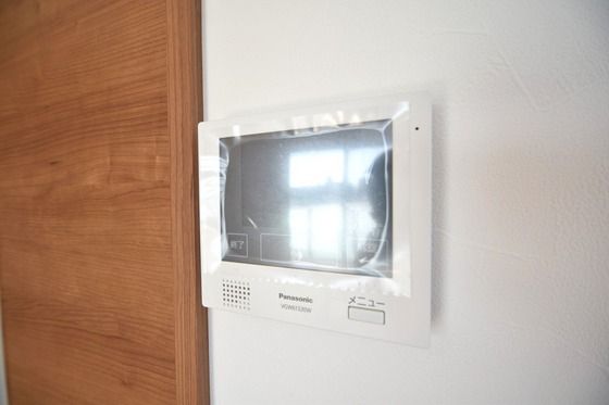 �y�Z�L�����e�B�z�@