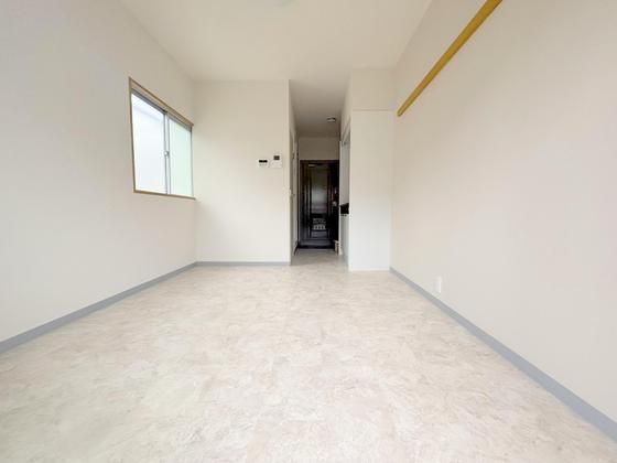 �y�����E���r���O�z�@