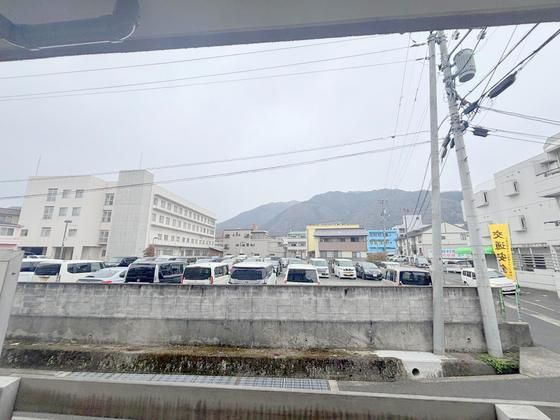 �y���]�z�@