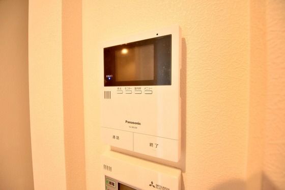 �y�Z�L�����e�B�z�@