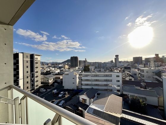 �y���]�z�@