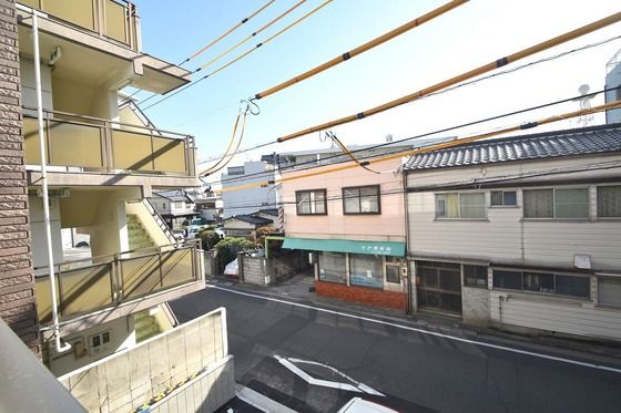 �y���]�z�@