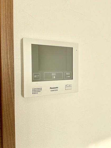 �y�Z�L�����e�B�z�@