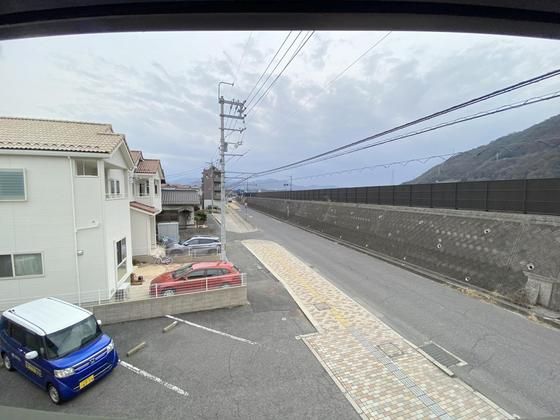 �y���]�z�@