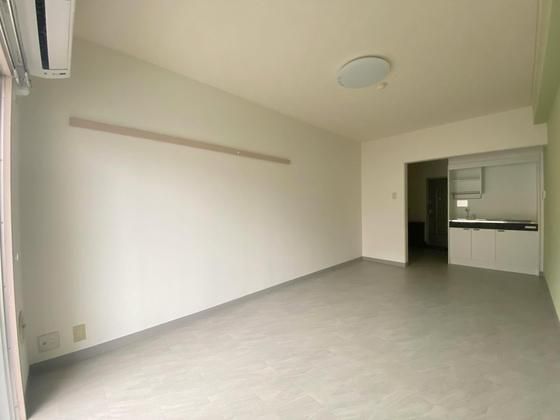 �y�����E���r���O�z�@