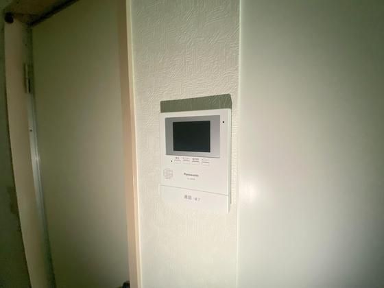 �y�Z�L�����e�B�z�@