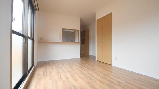 �y�����E���r���O�z�@