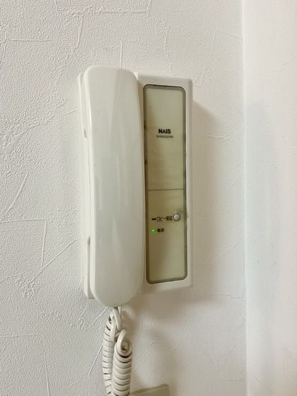 �y�Z�L�����e�B�z�@