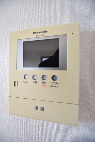 �y�Z�L�����e�B�z�@