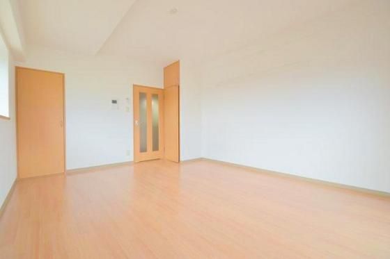 �y�����E���r���O�z�@