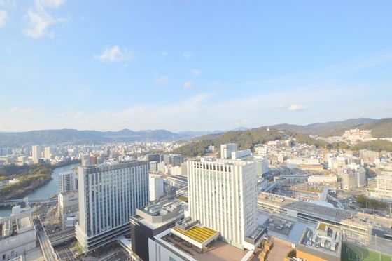 �y���]�z�@