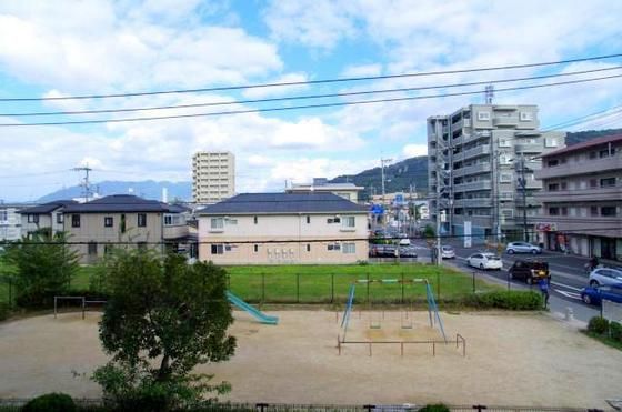 �y���]�z�@