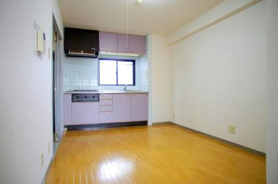 �y�����E���r���O�z�@