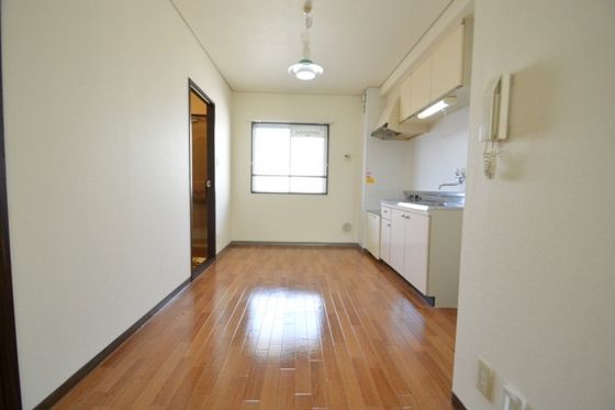 �y���̑������E�X�y�[�X�z�@�_�C�j���O