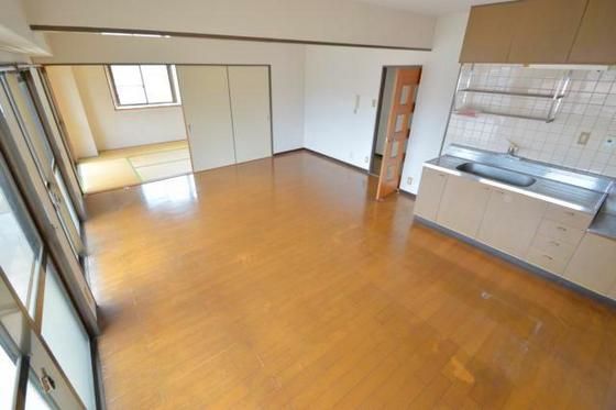 �y�����E���r���O�z�@