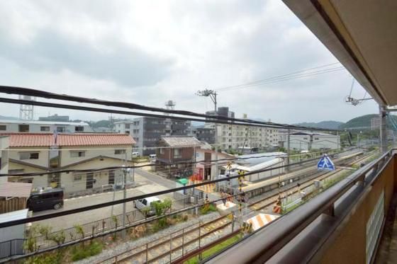 �y���]�z�@