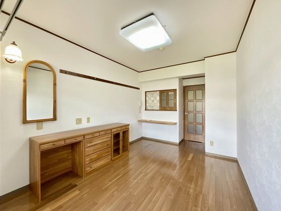 �y�����E���r���O�z�@