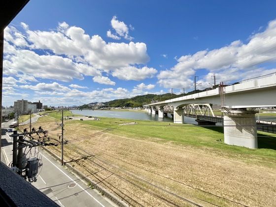 �y���]�z�@