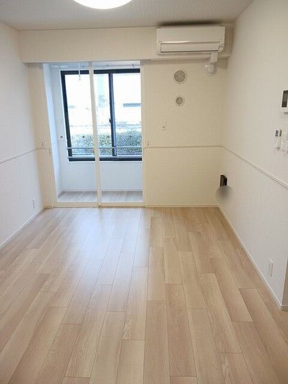 �y�����E���r���O�z�@