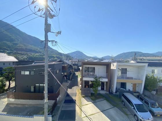 �y���]�z�@