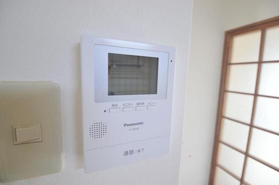 �y�Z�L�����e�B�z�@