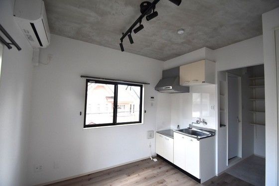 �y�����E���r���O�z�@