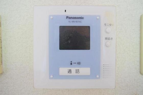 �y�Z�L�����e�B�z�@