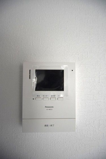 �y�Z�L�����e�B�z�@