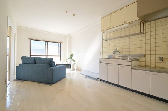 �y�����E���r���O�z�@