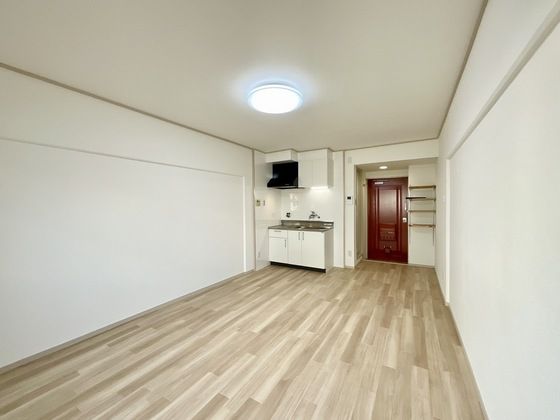 �y�����E���r���O�z�@